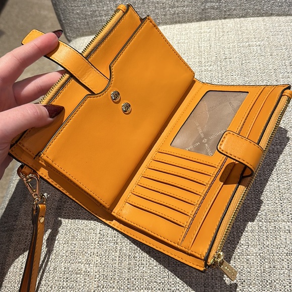 Genuine Michael Kors Clutch - Picture 10 of 12